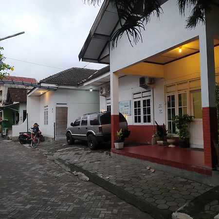 Banana Homestay Prawirodirjan Yogyakarta Exterior foto