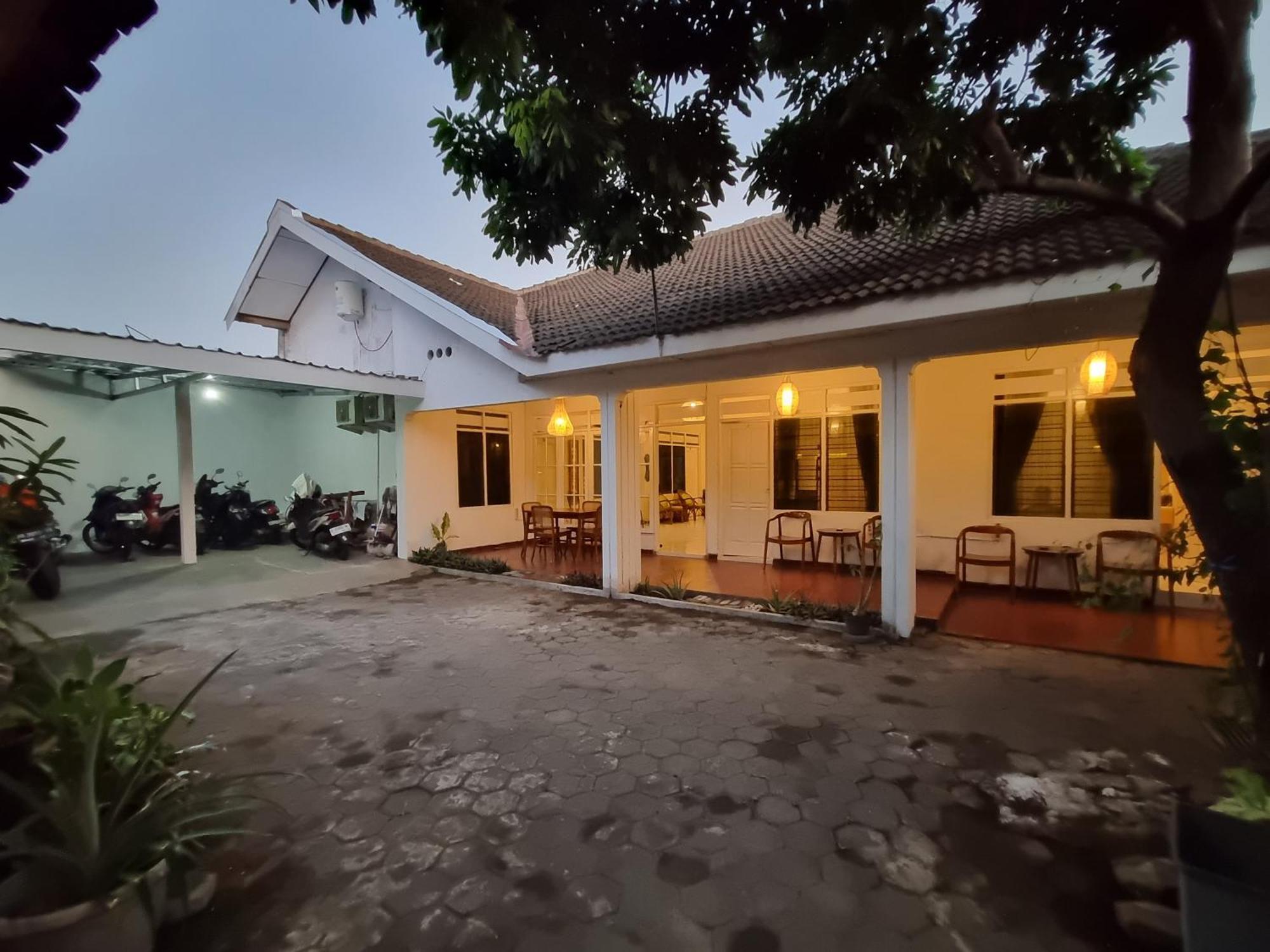 Banana Homestay Prawirodirjan Yogyakarta Exterior foto